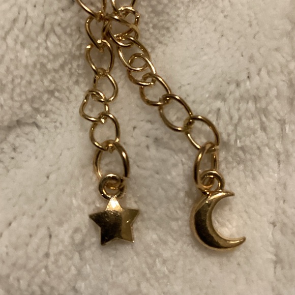 Elegant Black and Gold Beaded Bracelet - Picture 2 of 7